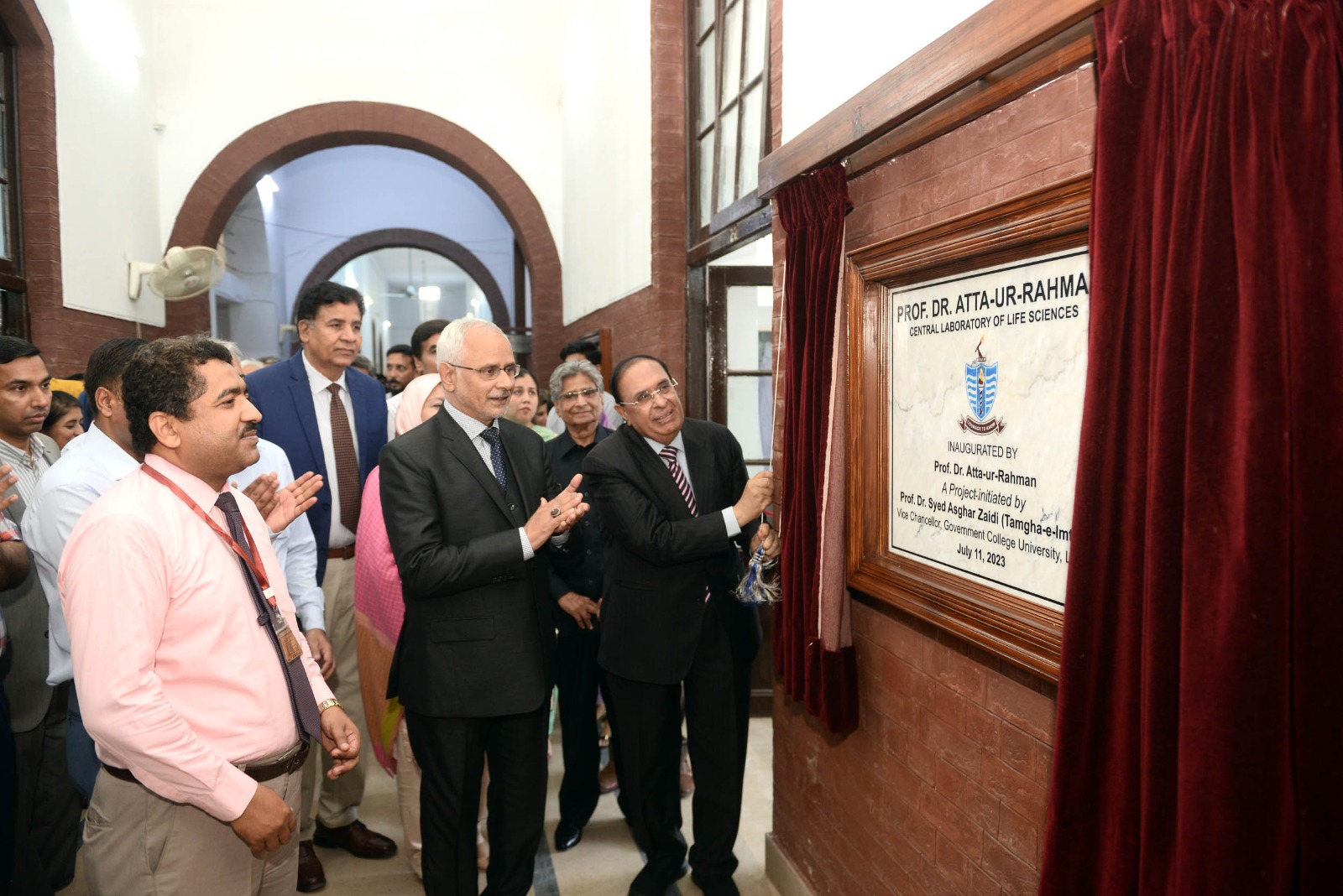 Dr Attaur Rehman Urges Focus on Tech Development