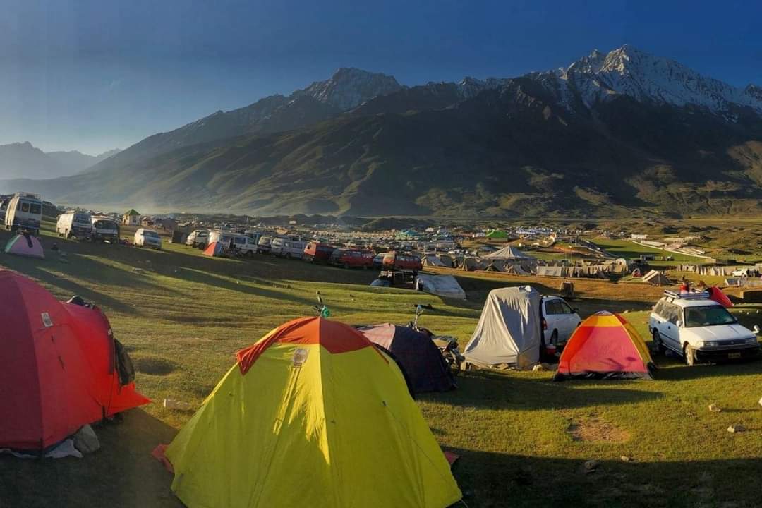 Game Of Kings Entices Tourists On Second Day