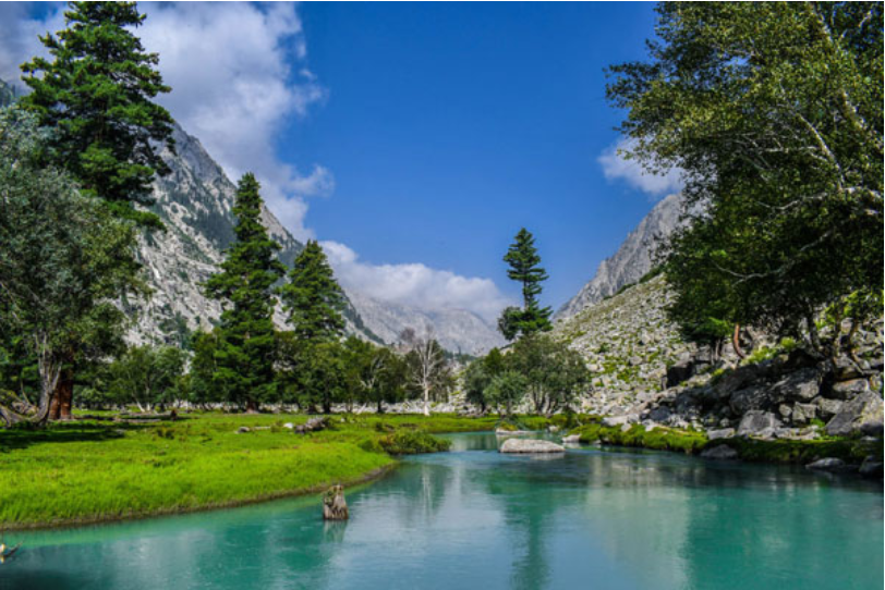 Tourists Throng Malam Jabba To Unwind City Life