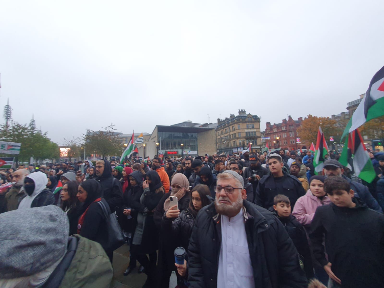 British Muslims Stand With Gaza, Denounce Israeli Bombardment