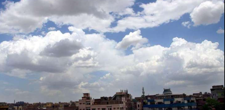 Lahore Experiences Partly Cloudy, Humid Weather