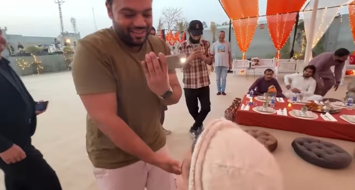 Vlogger Shiraz's Adorable Meet-Up with Ducky Bhai Goes Viral
