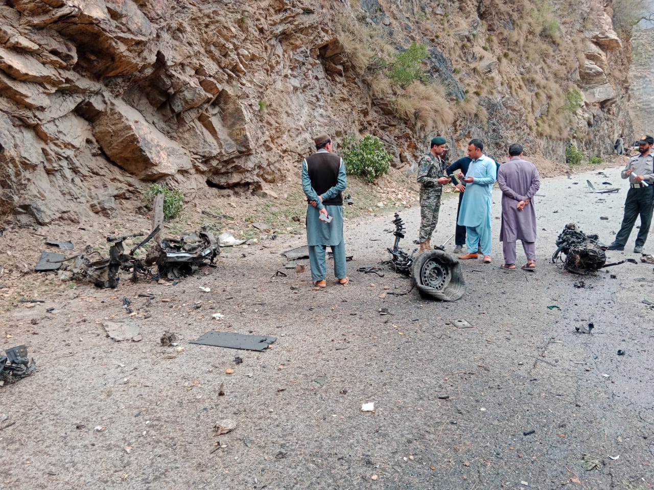 Bisham Blast: PM Conveys Condolences at Chinese Embassy