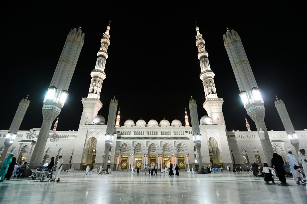 Prophet Mosque Welcomes First Group of Pilgrims from China