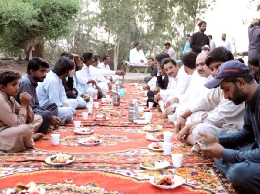 The Unique Aspect of Peshawar’s Riazul Haq Mass Iftar