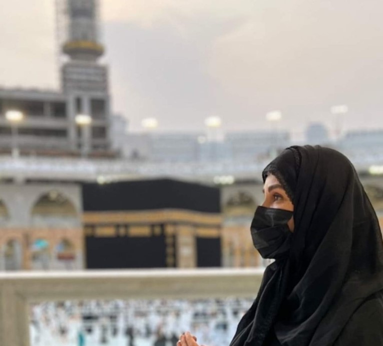 Reema Khan's Soulful Pilgrimage to Makkah's Holy Sites