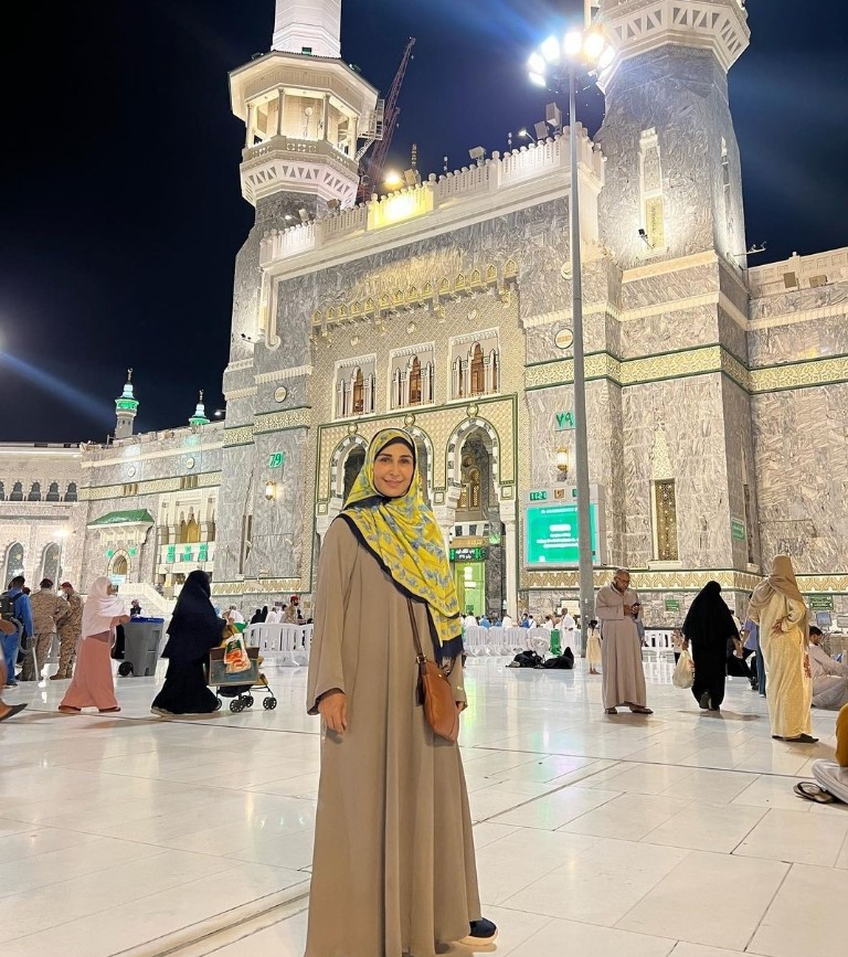 Reema Khan's Soulful Pilgrimage to Makkah's Holy Sites