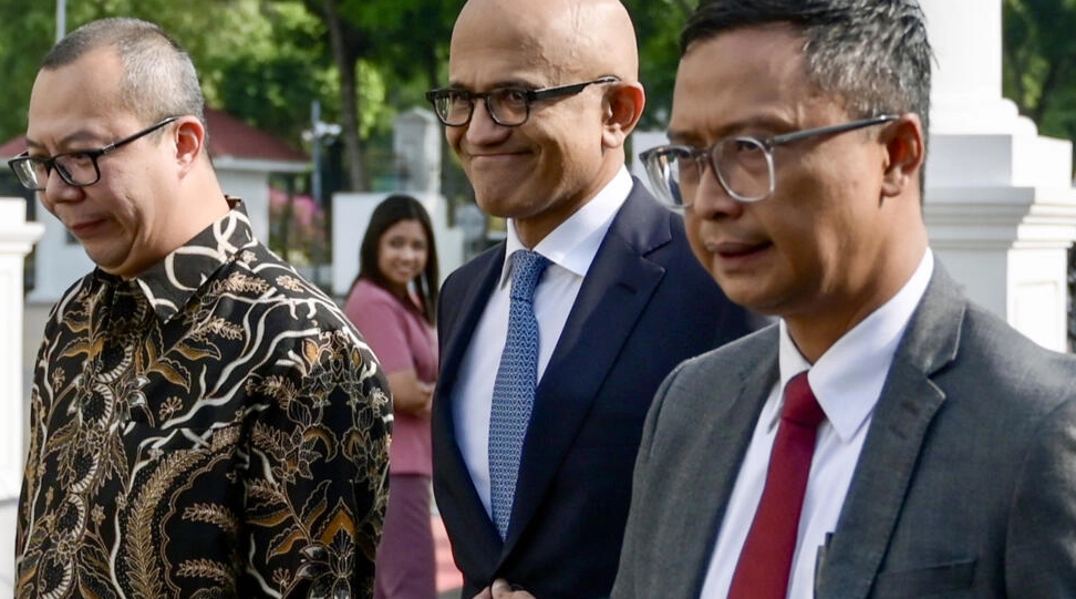 Microsoft CEO Pledges $1.7 bn AI, Cloud Investment in Indonesia