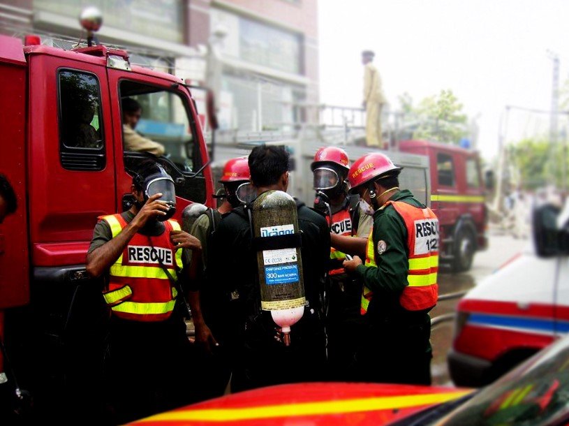 Rescue 1122 Handled 8 Fire Incidents on Eid Day - ThePenPK