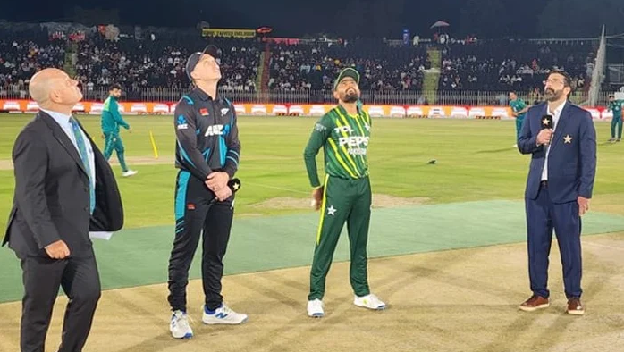 4th T20: Pakistan Decides to Bowl Against New Zealand