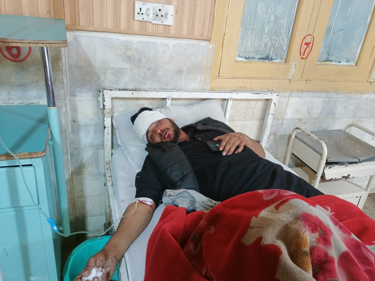 20 Dead, 21 Injured as Bus Plunges into Ravine in Chilas