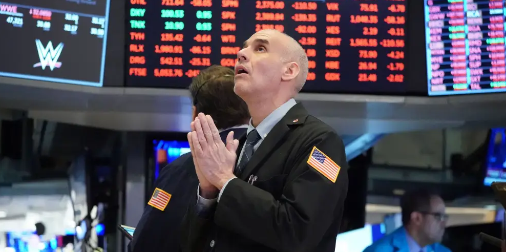 US Stocks Jump as Fed Chief Calls a Rate Hike 'Unlikely'