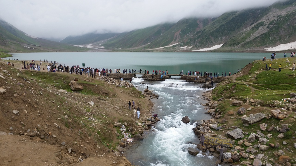 Eid Sees Record Tourist Influx in Kaghan Valley