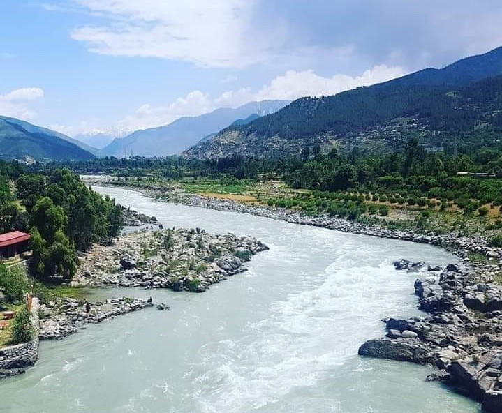 Rain-Kissed Mahodand Lake Casts a Magical Spell on Tourists