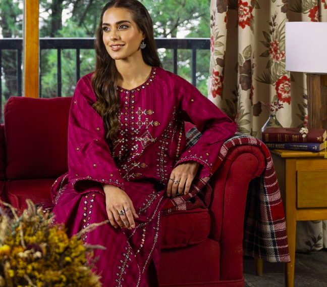 Sajal, Iqra’s Stylish Collaboration Sparks Drama Demand