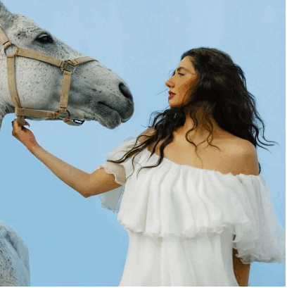 Mahira Khan Celebrates 40th Birthday in Style