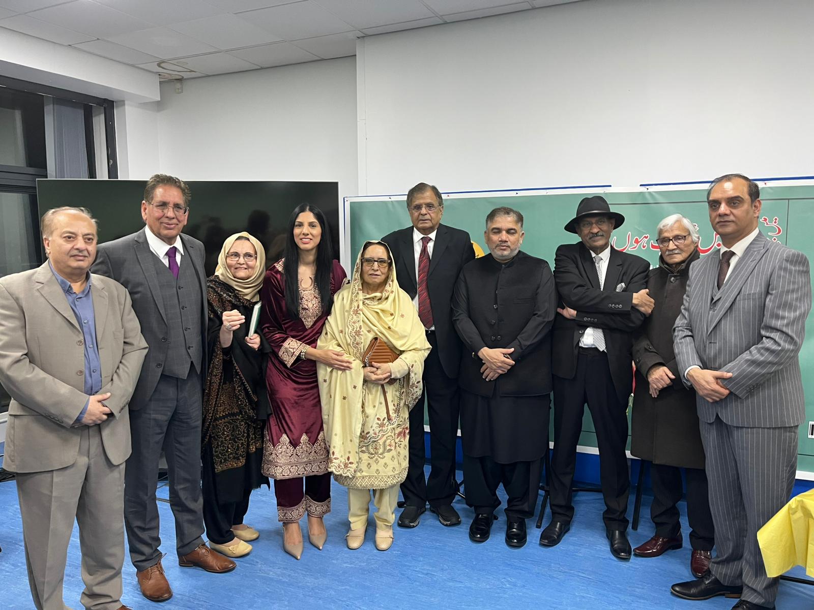 ‘Mein Ajeeb Hoon! (I am Ajeeb !)’