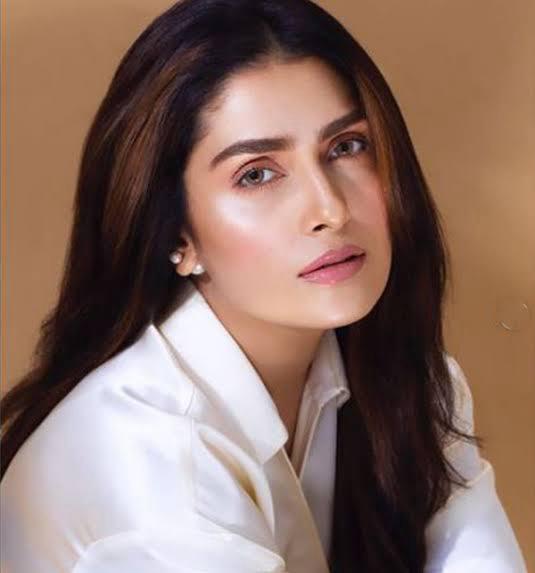 Top 10 Pakistani Stars Who Stay Loved Online