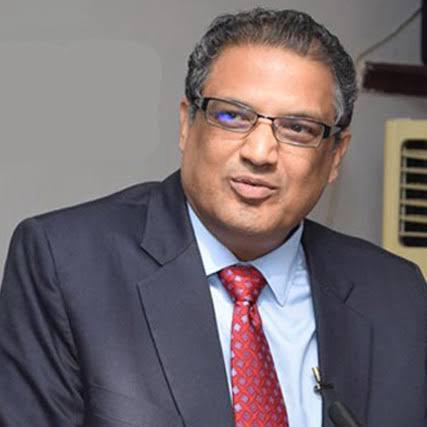 8 Most Controversial TV Hosts in Pakistan