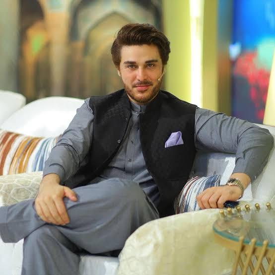 8 Most Controversial TV Hosts in Pakistan