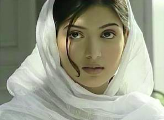 Why Pakistani Actresses Are Quitting Showbiz