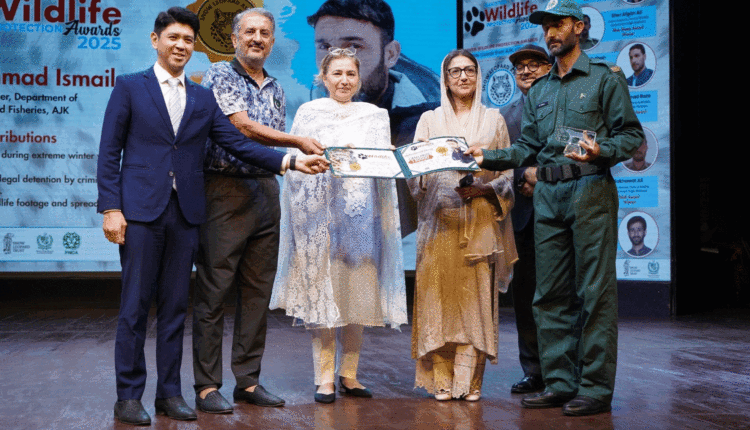 Pakistan Honors Wildlife Heroes at 2025 Protection Awards
