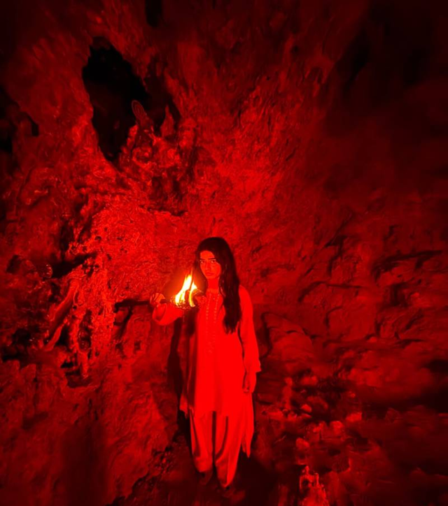 Sehar Khan’s Playful BTS Glimpses Win Hearts Online