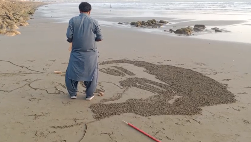 Gwadar Artist Turns Sand Into Stunning Portraits